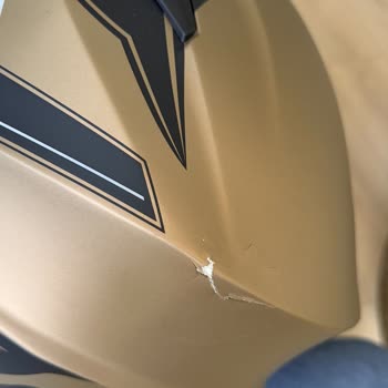 Hasarlı Motosiklet Kaskı Teslim Edildi, Firma Çözüm Sunmadı