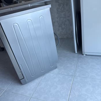 Su Tahliyesi Çözümsüz Bulaşık Makinesi Ve Yetkili Servis Yetersizliği Nedeniyle Ürün Değişimi Talebi