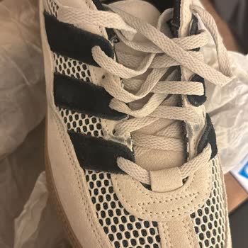 Adidas Handball Spezial Ayakkabısında Boya Kusuru Ve Satıcı Sorumluluk Reddi
