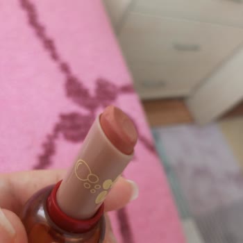 Kötü Koku Ve Hijyen Sorunlu Rujlar İçin Değişim Ve İade Talebi