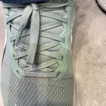 Nike Ayakkabısındaki Açılma Ve Yırtılma Sorunu İçin Değişim Talebi