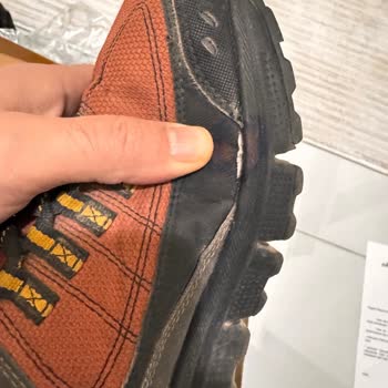 Normal Kullanımda Yırtılan Skechers Ayakkabısı İçin Kullanıcı Hatası İddiası