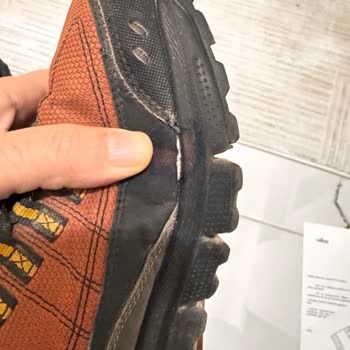 Normal Kullanımda Yırtılan Skechers Ayakkabısı İçin Kullanıcı Hatası İddiası