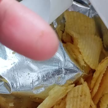 Ruffles Cips Paketi İçinde Kıl Tespiti Ve Hijyen Endişesi