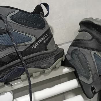 Merrell Gore-Tex Boots Leak Water During Normal Daily Use