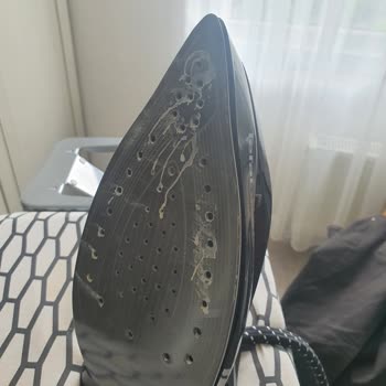 İlk Kullanımdan Tefal Ütüde Kireç Lekeleri Ve Değişim Talebi