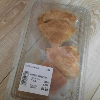Son Tüketim Tarihi Geçen Börek Tüketiminden Sağlık Sorunu