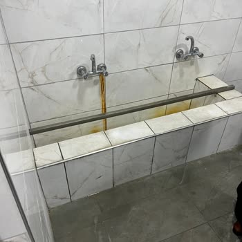 Köfte Sarayı İşletmenin Hijyen Durumu Bizi Ciddi Şekilde Rahatsız Etti