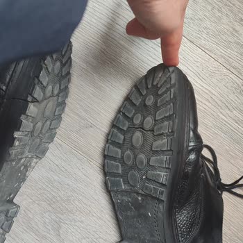 Kısa Sürede Yırtılan Taban Ve Çözüm Bulamayan Mağaza İletişimi