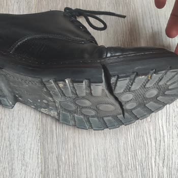 Kısa Sürede Yırtılan Taban Ve Çözüm Bulamayan Mağaza İletişimi
