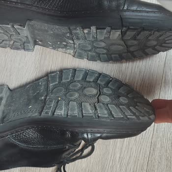 Kısa Sürede Yırtılan Taban Ve Çözüm Bulamayan Mağaza İletişimi