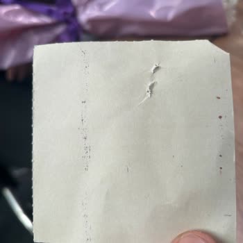 Çiçek Sepeti Görseliyle Uyuşmayan Solmuş ve Özensiz Çiçek