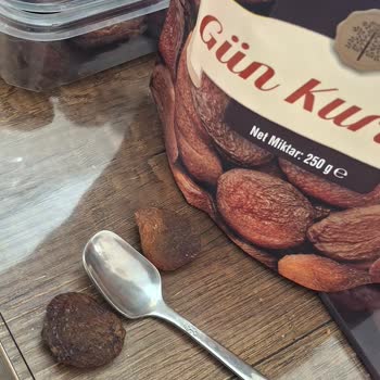 A101 Çerezya Markalı Kuru Kayısının Sertliği Ve Kuru İncirde Böcek Larvası