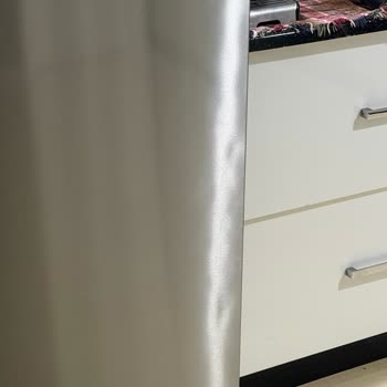 Bosch Buzdolabında Kendiliğinden Oluşan Göçükler KDN76AIEON/15