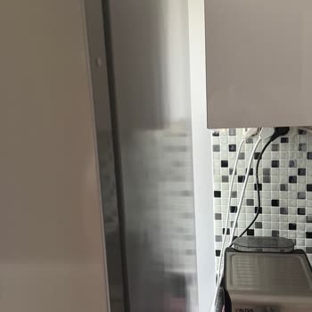 Bosch Buzdolabında Kendiliğinden Oluşan Göçükler KDN76AIEON/15