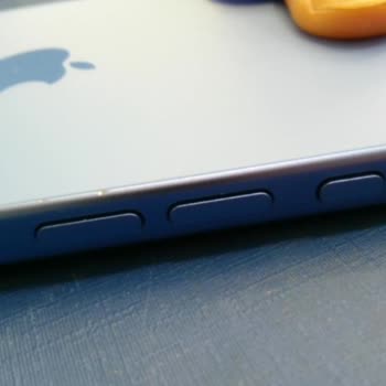 Yeni Apple 16 Cep Telefonunda Kasasında Deformasyon, Mağaza Kullanıcı Hatası İddiası Ve Servis Gecikmesi
