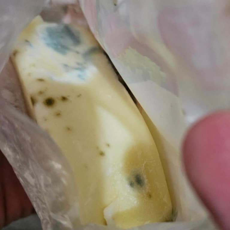 Pınar Kaşar Peynirinde Küflü Ürün Ve Kağıt Parçası Sorunu