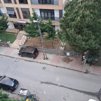 Kompostolar Yaya Güvenliğini Tehdit Ediyor: Maltepe Cevizli Mahallesi