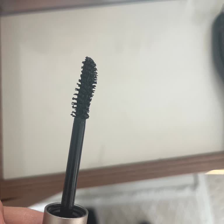 Kuru Ve Boş Maskara İçin Yeni Ürün Talebi