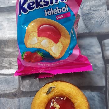 Kek İçindeki Plastik Parça Gıda Güvenliğini Tehdit Ediyor