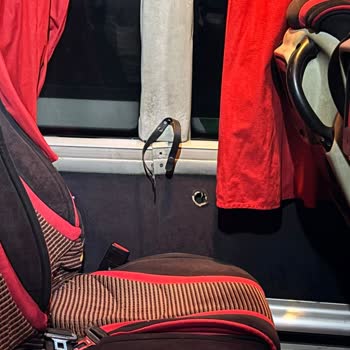 Metro Turizm Eski Ve Bakımsız Otobüsünde Gecikme Ve Konforsuz Yolculuk