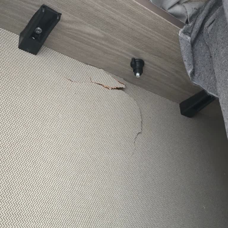Modalife Mağazasından Kırık Koltuk Teslimatı Ve Cevapsızlık