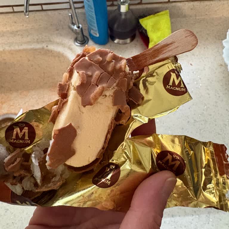 Migros Soğuk Zinciri Bozulmuş Magnum Mini Dondurmalar Gıda Güvenliği Endişesi