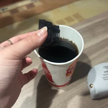 İçecekte Plastik Parça Bulunması Hijyen Ve Sağlık Endişesi