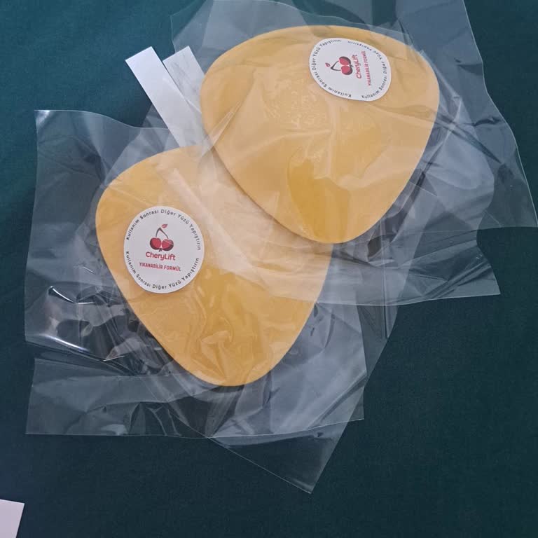 Yapışkanlı Göğüs Pedinde Cilt Tahrişi Ve Görünür Kalıp Sorunu