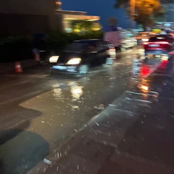 Yağışlı Hava Sebebiyle İptal Edilmeyen Konserde 2.000 TL İade Talebi