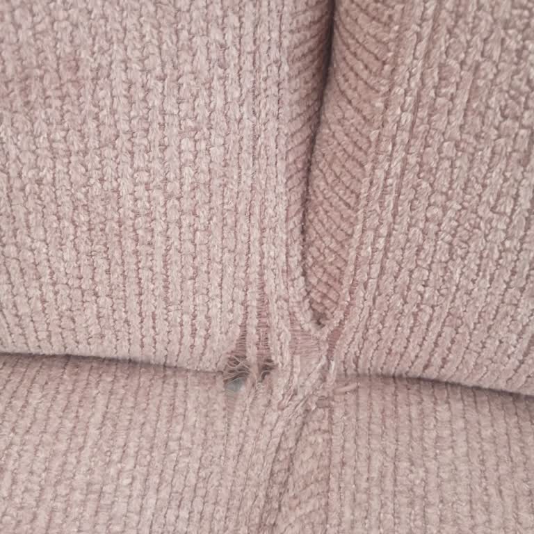 Kilim Mobilya Koltuk Takımında Tekrar Eden Kumaş Açılması Ve Tam Değişim Talebi