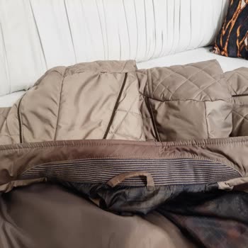 Mont Yakasındaki Renk Değişimi Nedeniyle İade Reddi Ve N11’in Çözüm Sunamaması