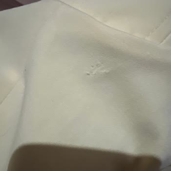 Zara’dan Defolu Elbise Gönderimi Ve 1 Haziran’a Kadar Yenisi İçin Acil Çözüm Talebi