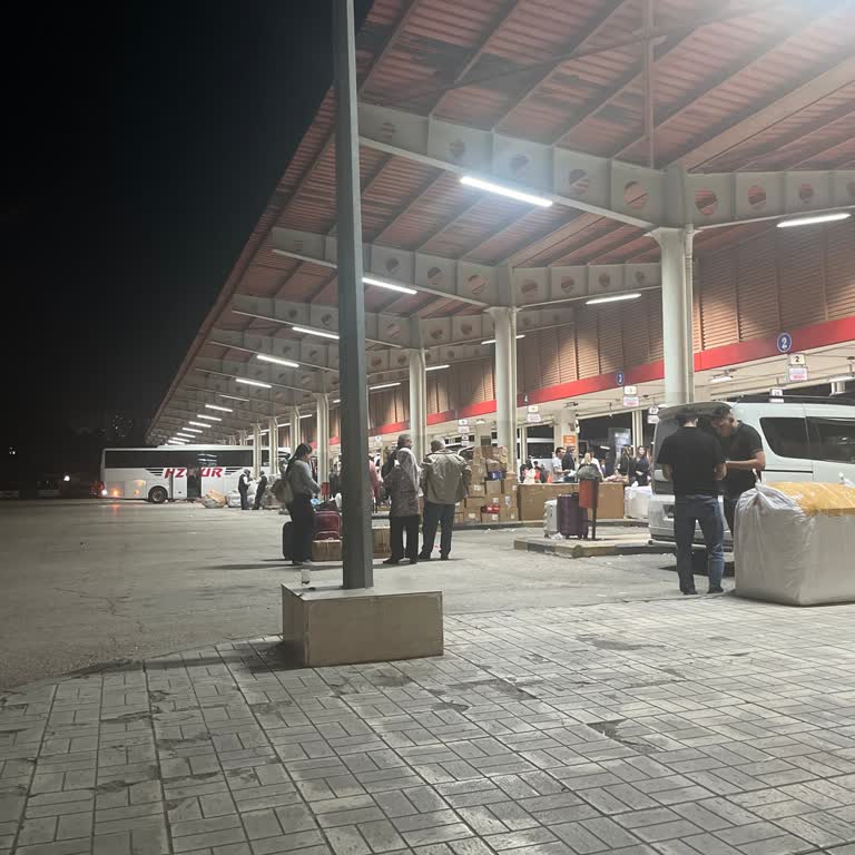 Otobüs Gecikmesi Ve 20 Dakikalık Bekleme Mağduriyeti