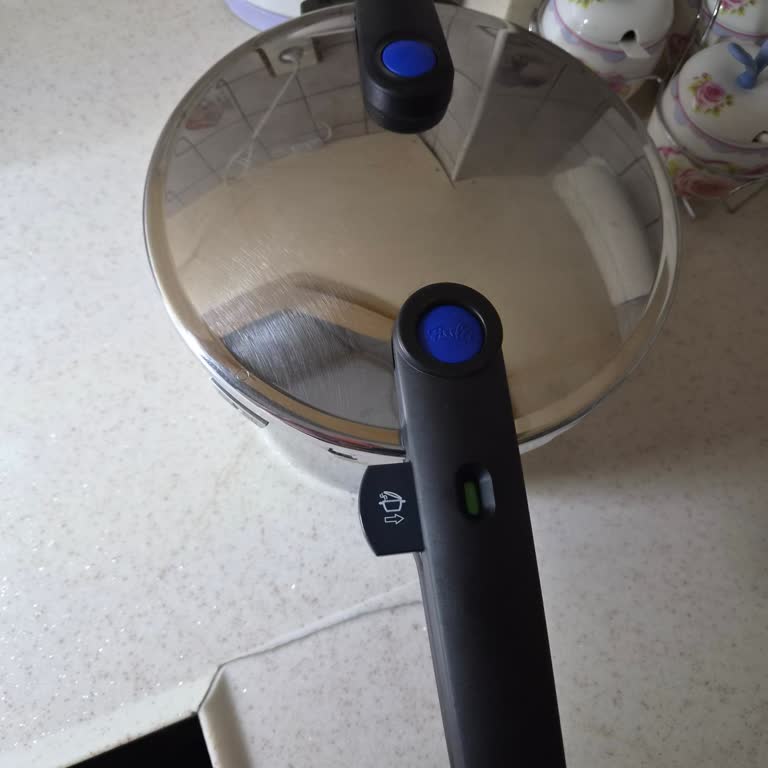 Fissler Düdüklü Tencerenin Kapak Kilitlenmesi Ve Açılmama Sorunu