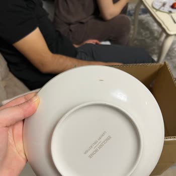 Kırık Ve Renk Bozukluğu Olan 12 Kişilik Yemek Takımı İçin Değişim Veya İade Talebi