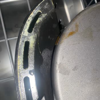 Yeni Bulaşık Makinesinde Temizleme Sorunu, Servis Çözüm Bulamıyor
