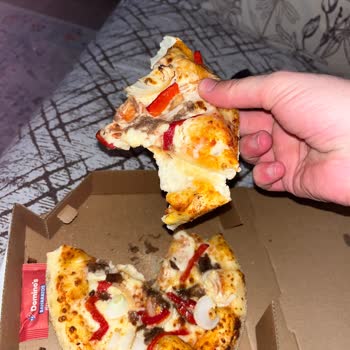 Domino’s Şubesinde 495 TL’ye Küçük Pizza Yerine Sadece Hamur Aldım