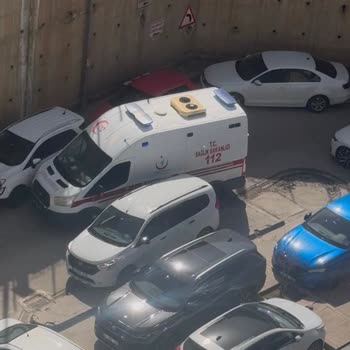 Siirt Devlet Hastanesi Otoparkında Düzensiz Park Sorunu Acil Durumları Tehlikeye Atıyor