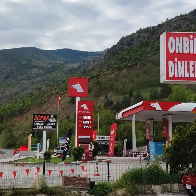 Kirli Tuvalet Ve Kırıcı Çalışan Davranışı