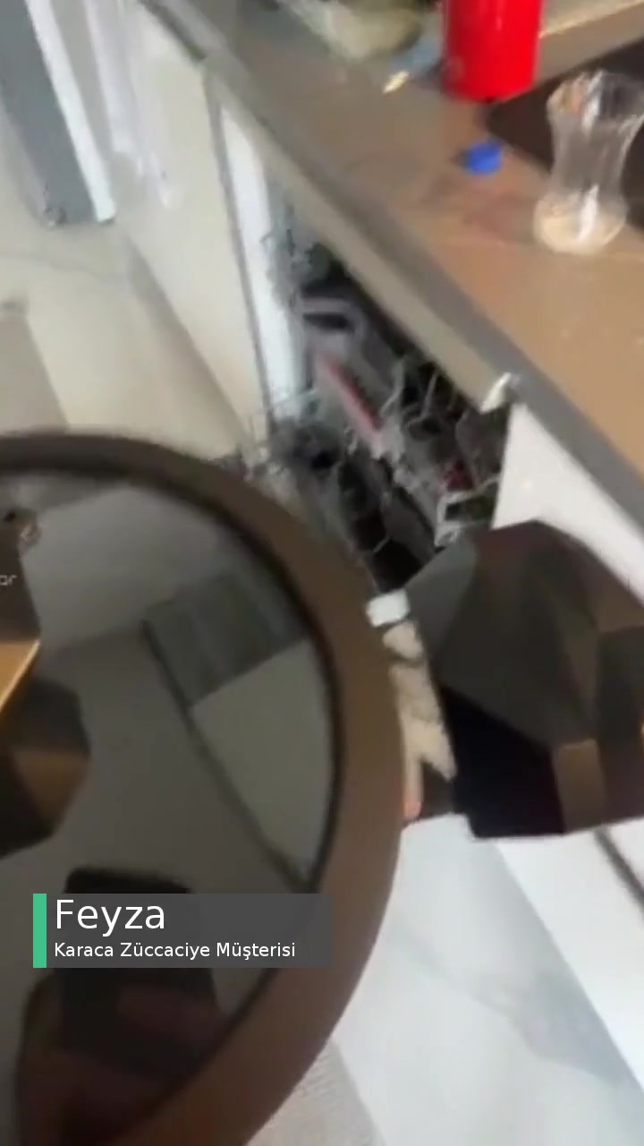 Karaca Tencerelerde Soyulma Oldu Ve Bozuldu videonun kapak resmi