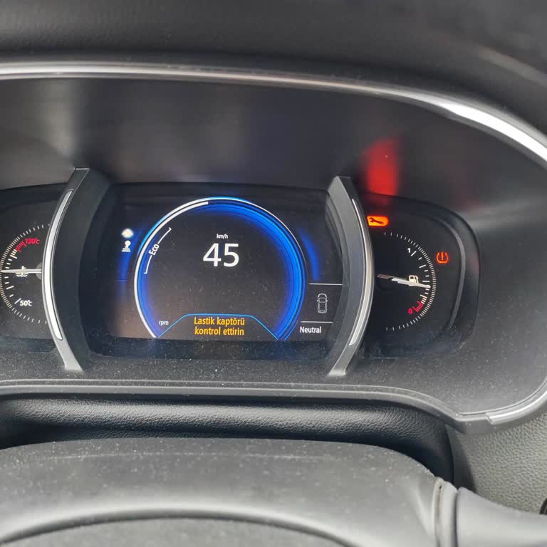 Renault Megane Kaptör Arızası Tekrarlıyor, Fazla Parça Siparişi Açıklanmalı