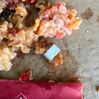 Domino's Pizza Metal Parça Diş Kırılmasına Neden Oldu, Şirket Sorumluluk Almıyor
