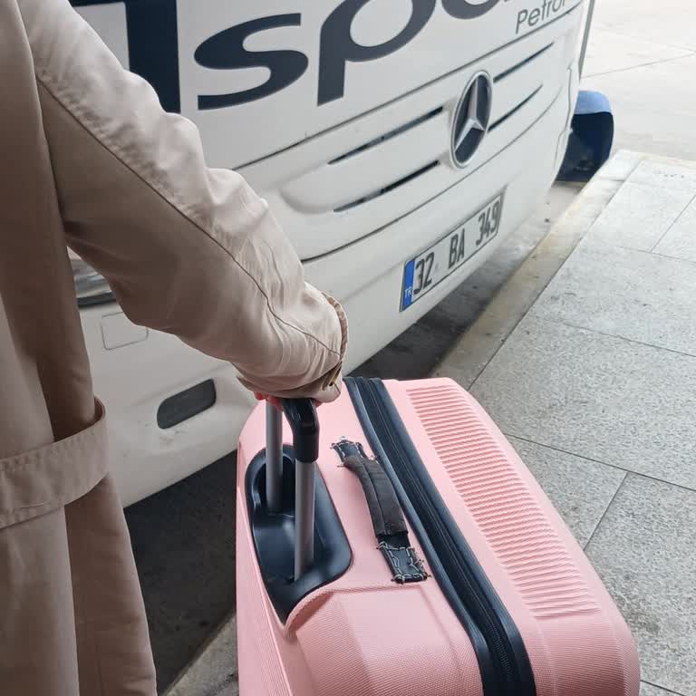 Isparta Petrol Turizm Arızalı Otobüs ve Kaba Personel Tutumu Nedeniyle 2,5 Saat Bekleme