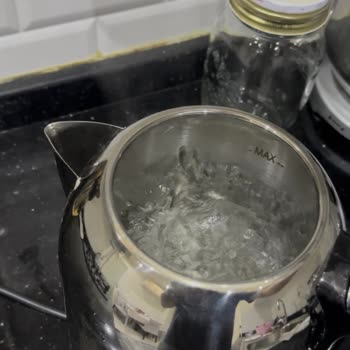 Korkmaz Çay Makinesi Üçüncü Kullanımda Arıza Yaptı Ve Mağaza Servis Süreci Çözülmedi
