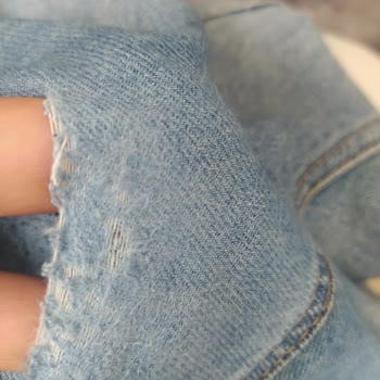 LCW Bursa’da Kot Pantolonun Hızlı Yırtılması Ve Çözüm Talebi