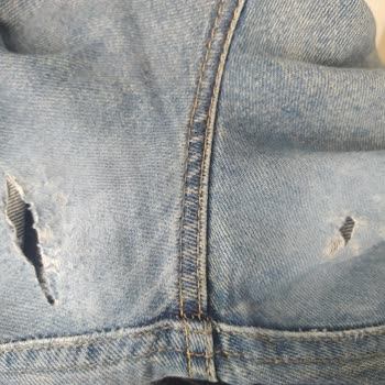 LCW Bursa’da Kot Pantolonun Hızlı Yırtılması Ve Çözüm Talebi