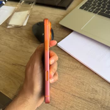 Apple IPhone 17 Pro Max Kasa Renk Solması Garanti Dışı Ücretsiz Kasa Değişimi Talebi