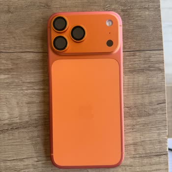 Apple IPhone 17 Pro Max Kasa Renk Solması Garanti Dışı Ücretsiz Kasa Değişimi Talebi