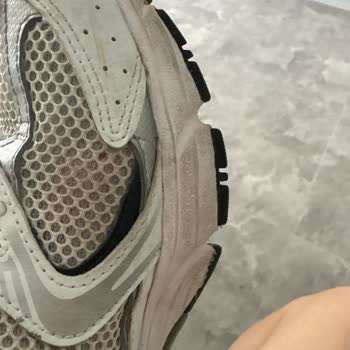New Balance 530 Ayakkabısının File Kısımlarındaki Yırtılma Ve Dayanıklılık Sorunu